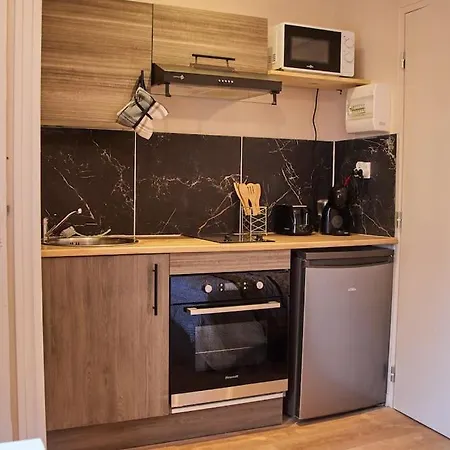 Exotic - Proche Gare - Wifi - Netflix Apartment